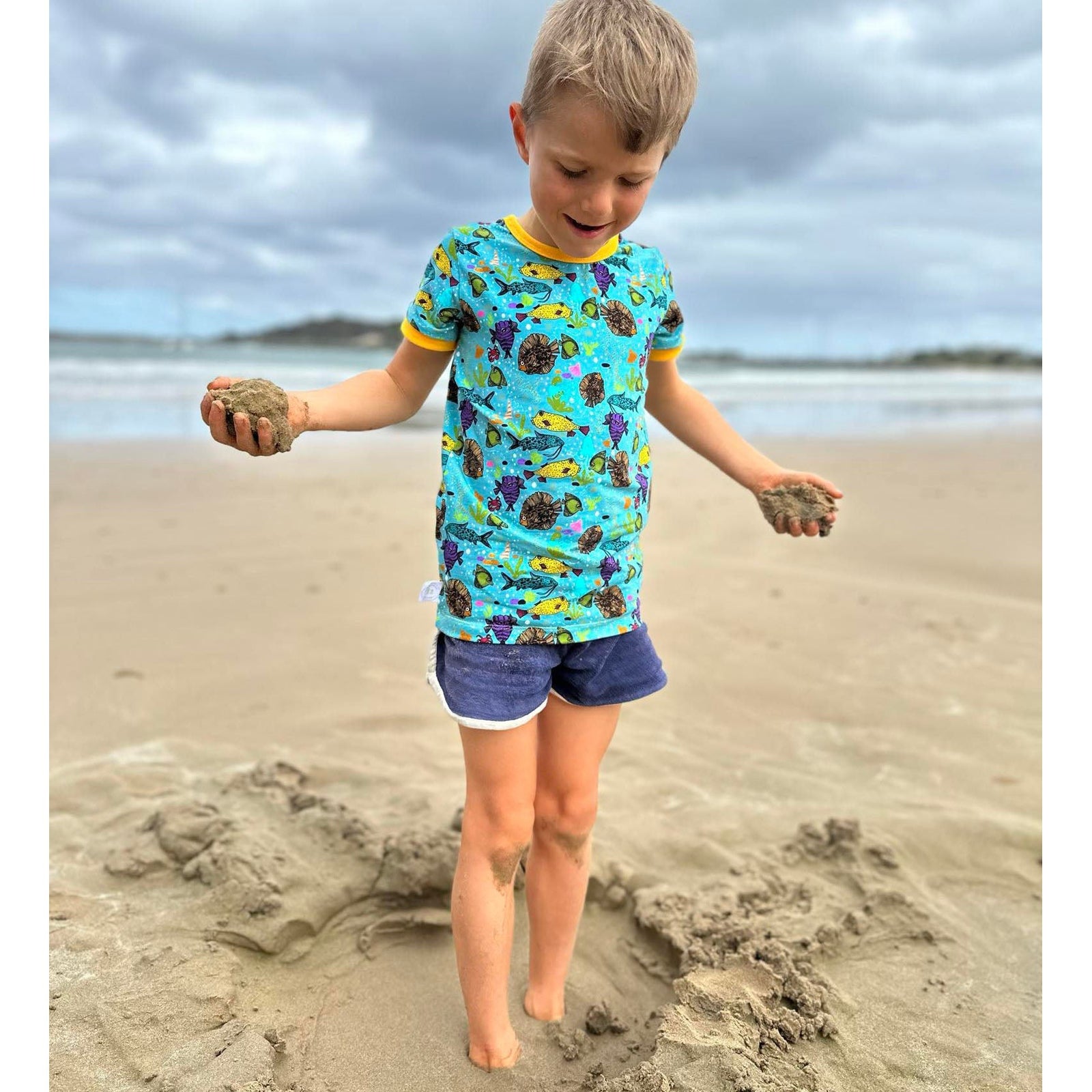 Fish Are Friends Short Sleeve Shirt - 1 Left Size 2-3 years-Uddevalla Barn-Modern Rascals