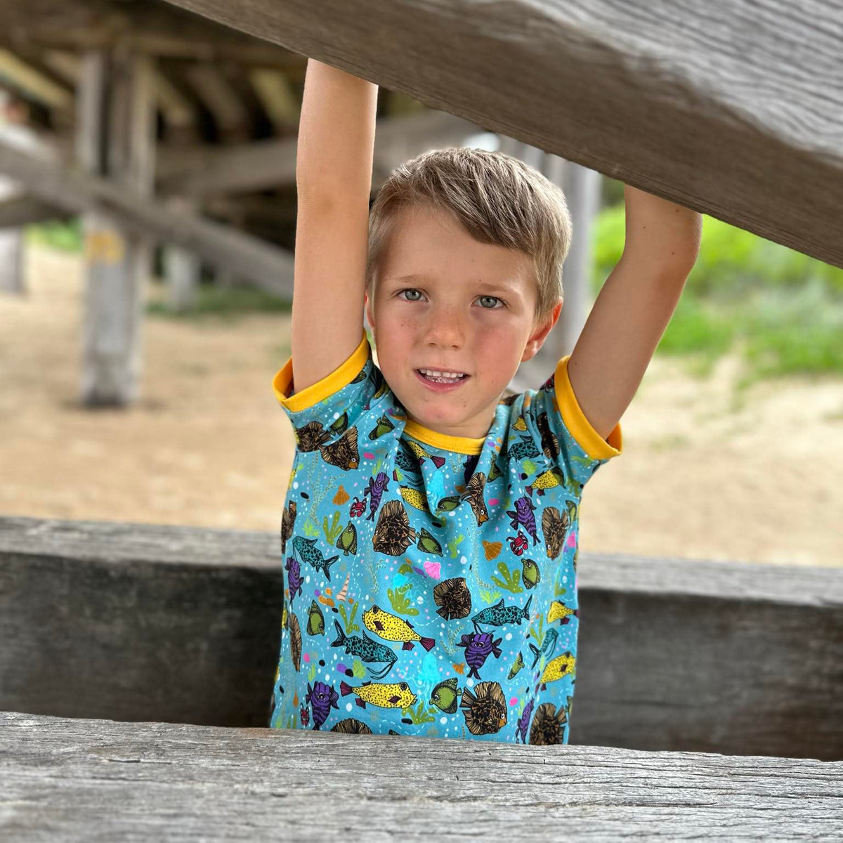 Fish Are Friends Short Sleeve Shirt-Uddevalla Barn-Modern Rascals