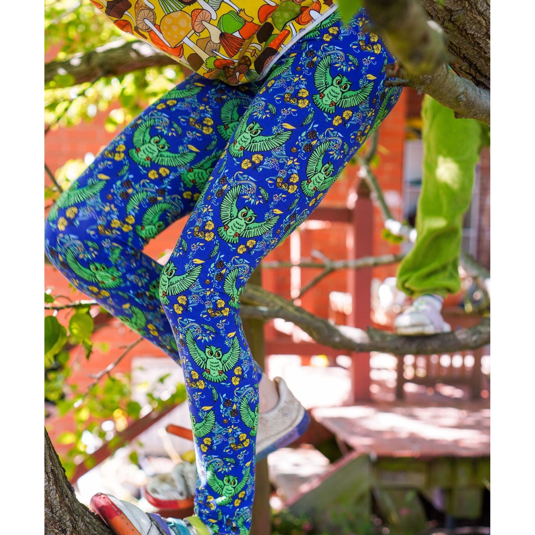 Avalanche Solid Blue Leggings Size L - 23% off