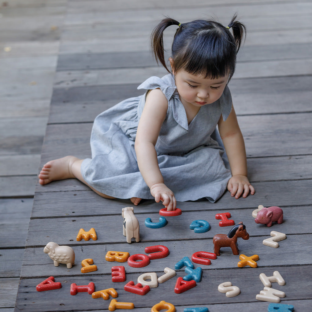 Upper Case English Alphabet-PlanToys-Modern Rascals